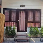 Karoon Sea View Lodge