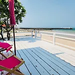 Karoon Sea View Lodge